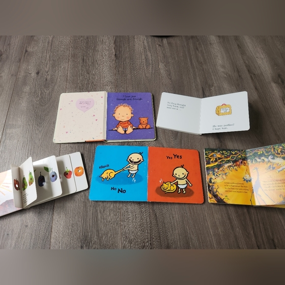 SOLD Bundle of 5 baby board books - Picture 3 of 4